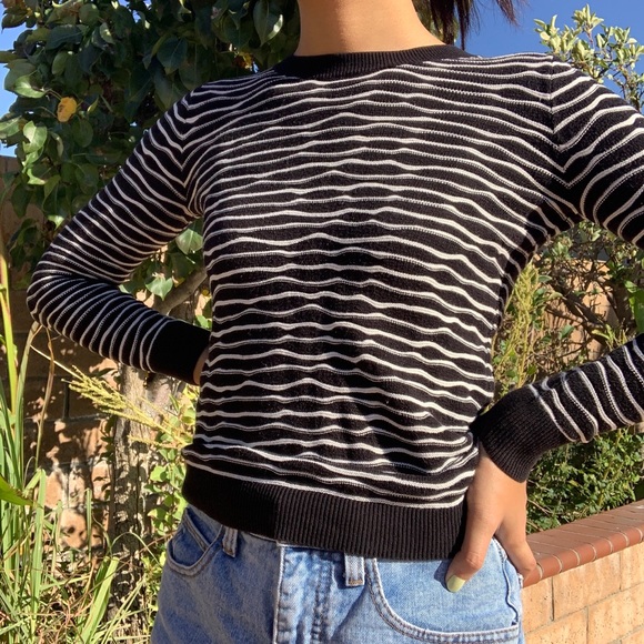 TOPSHOP - Black & white striped long sleeve top - Picture 2 of 4